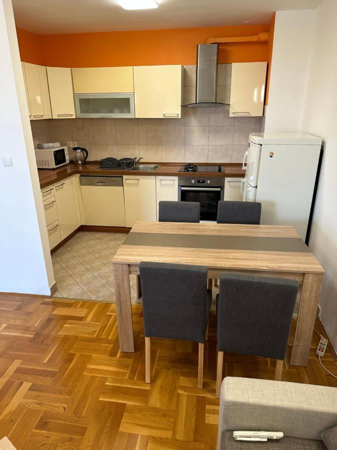 Aurora * Kaštel Novi