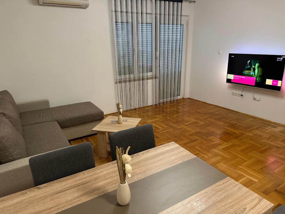 Aurora Apartament *